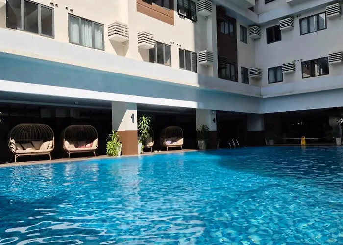 Furnished Family Condo Near It Park And Waterfront With Pool, Wifi, Gym Access