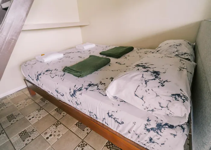 Serenity Busay Room 6