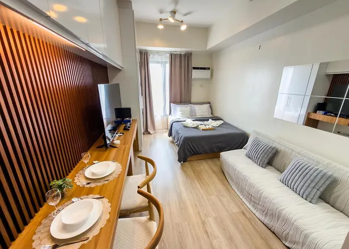 The Median Modern Studio Near It Park