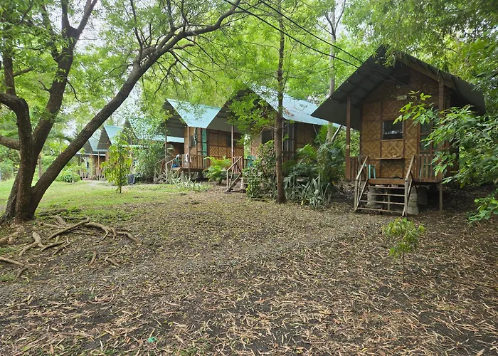 The Cabins At Green Acres Village - Cozy Nature Stay In Moalboal