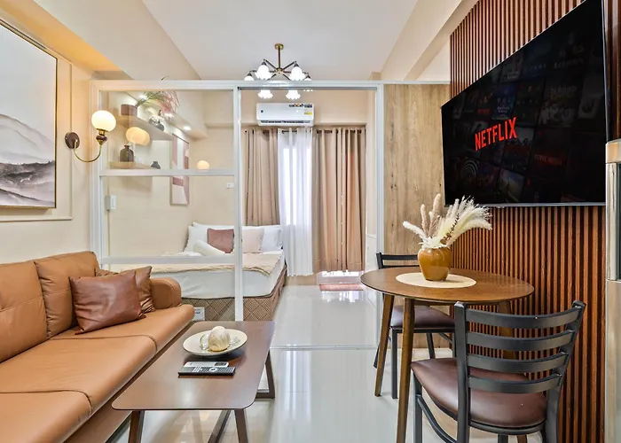 Mactan Cebu Cozy Relaxing Studio With Pool View Balcony
