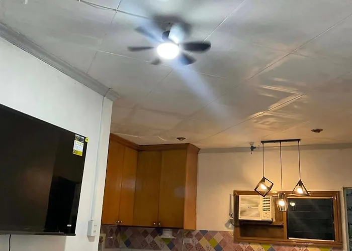 Cebu Cozy Affordable Transient Room Wifi Netflix Shower Heater