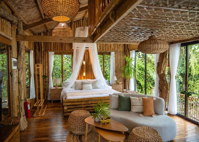 Treehouse De Valentine