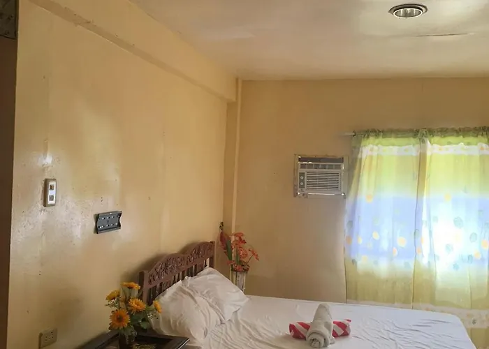 Balai Flordeliza Guest House&Garden Cafe
