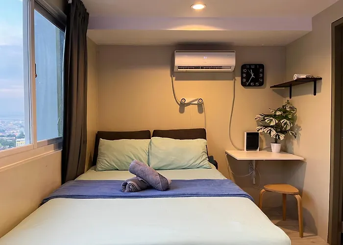 Sea View Studio Near Ayala Mall With Pool And Fast Wifi