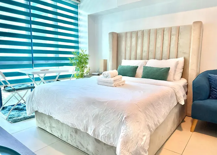 38 Park Ave Studio In It Park With Netflix, Pool & Gym