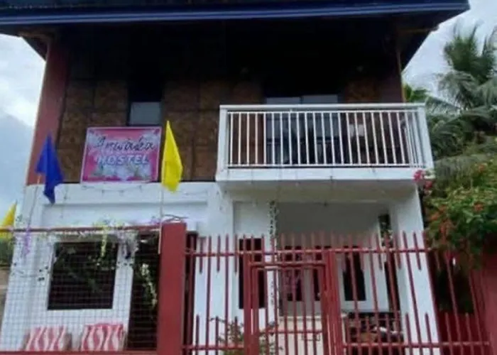 La Casa Uzziel Homestay Moalboal