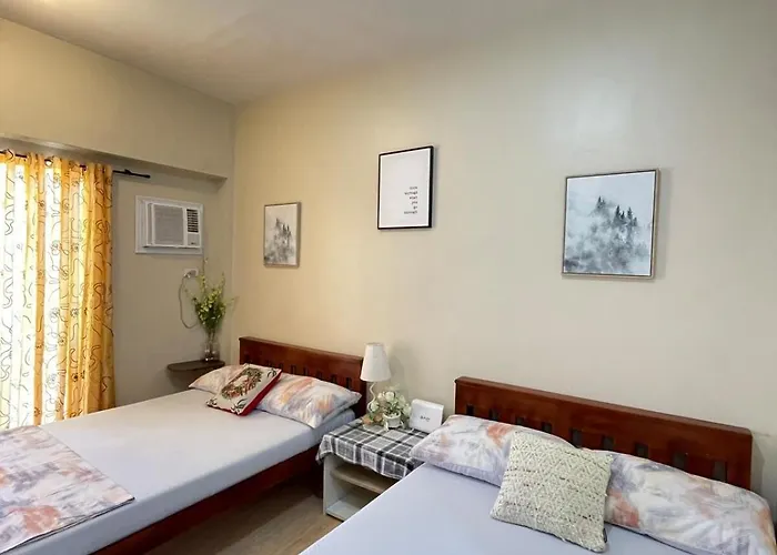 La Maria Rentals - Across Sm City With Balcony, 2 Double Beds And Wi-Fi