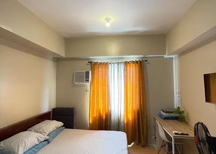 La Maria Rentals - Cozy Queen Size Bed With Sofa Bed, Across Sm Cebu