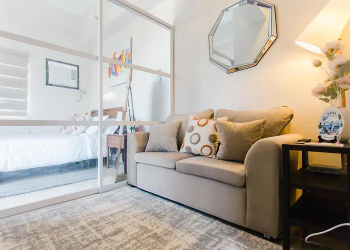 1-Br Condo With Pool, Balcony, Close To It Park