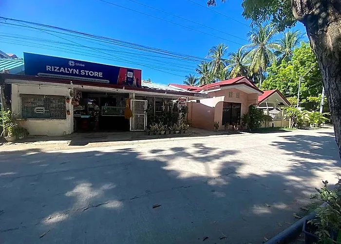 Hibiscus Dive Inn