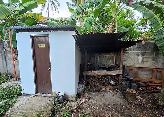 Nipaville Camphouse