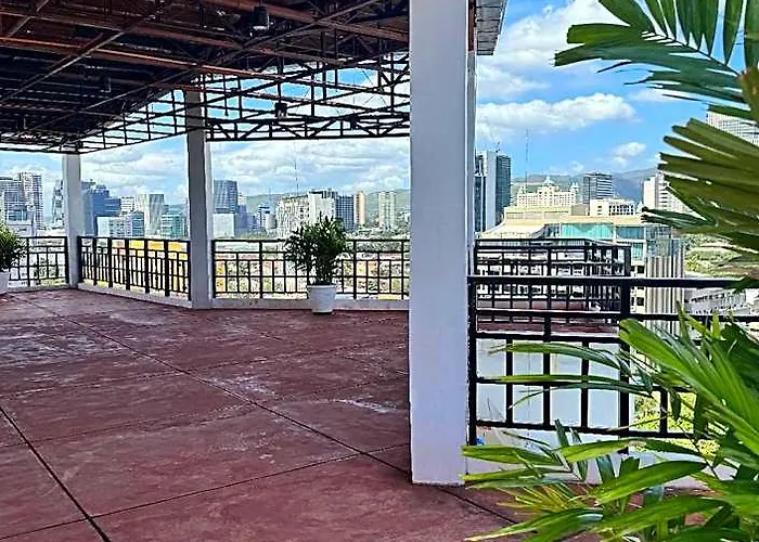 Comfy Condo Near Ayala & It Park