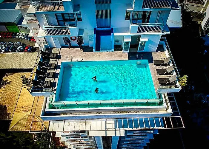 5-Guest Seaview Flat Near Ayala Cbp Wi-Fi Pool Gym