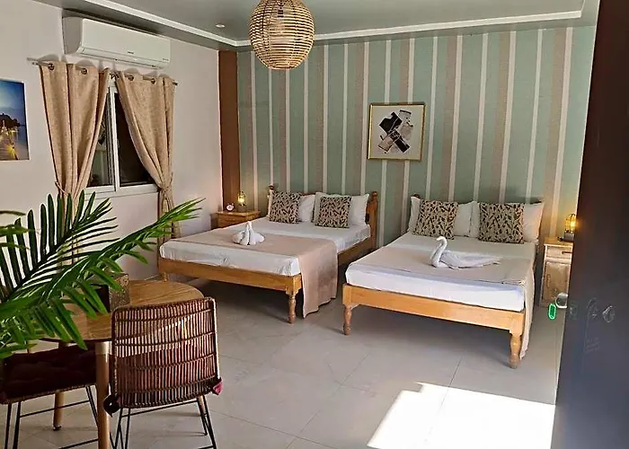 Bella'S Guest House