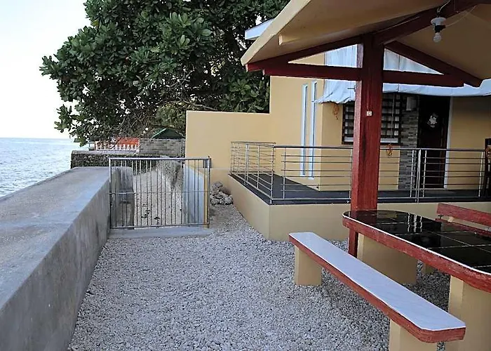 Luzmin Bh - Beachfront Cottages
