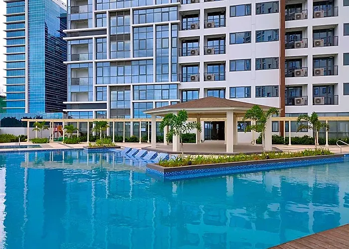 New Condo In Mactan Newtown W Pool, Balcony, Wifi