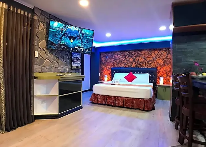 Clockworkorange Luxury Suites