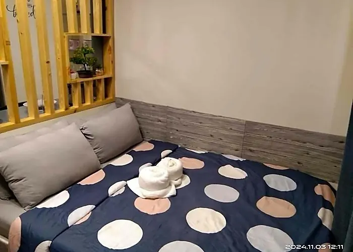 Alex'S Staycation