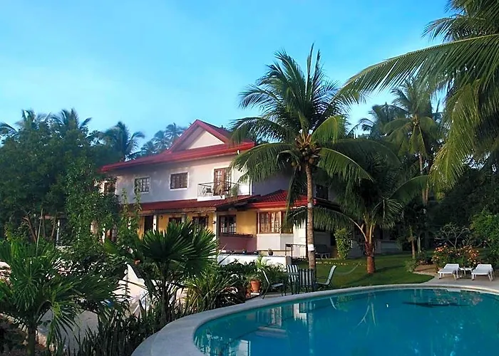 Las Flores Beachside Hotel