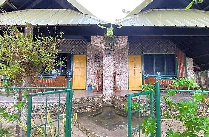 Ravenala Resort