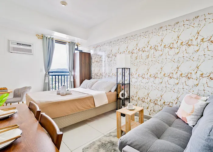 Arc Towers Luxe Stay