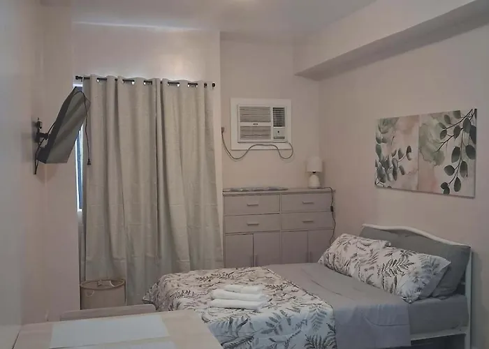 Fresh Studio Retreat - Pool, Gym & Parking