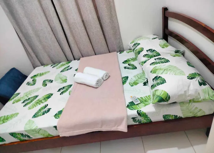 Corner Bungalow House With Parking 4-10 Pax