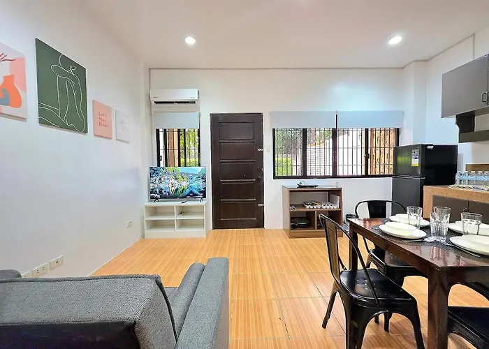 U1 La Guardia Townhouse 2 Bedroom Unit Free Parking Near It Park