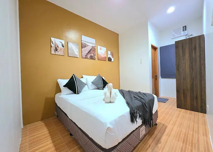 U7 La Guardia Townhouse 2 Bedroom Unit Near It Park Free Parking
