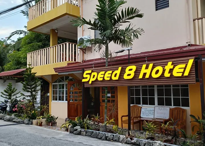 Speed 8 Hotel
