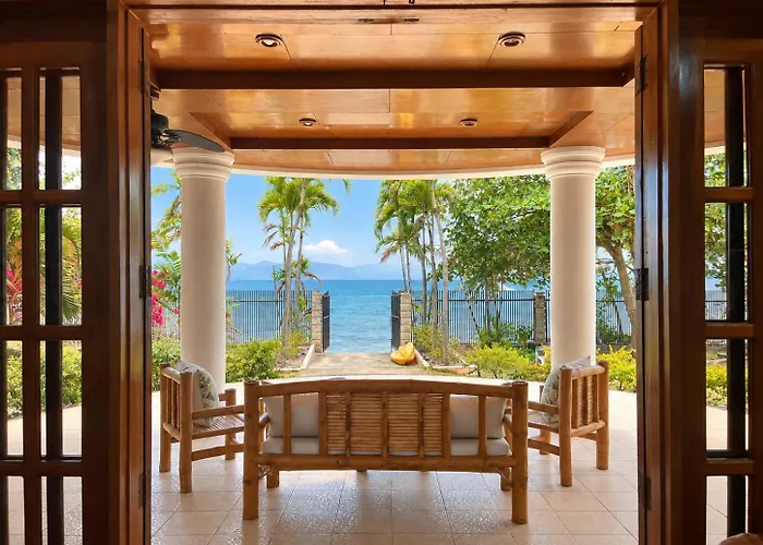 Private Beachfront Accommodation With Ocean View And Direct Reef Access