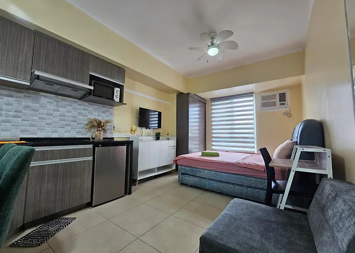 D' Clark'S Haven Cebu It Park T4-33