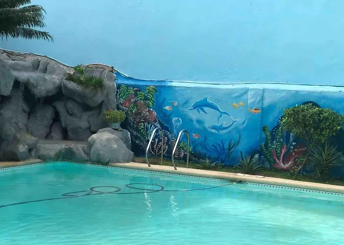 House With Private Pool And Extensive Garden