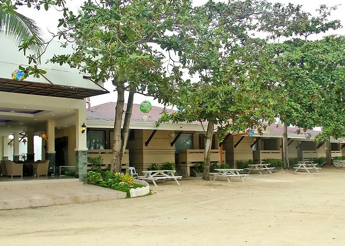 Bluefins Resort