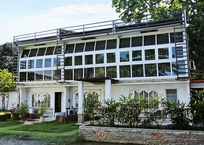 Eagle Hostel With Pool