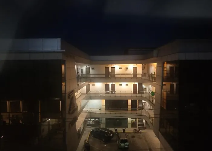 星期一酒店