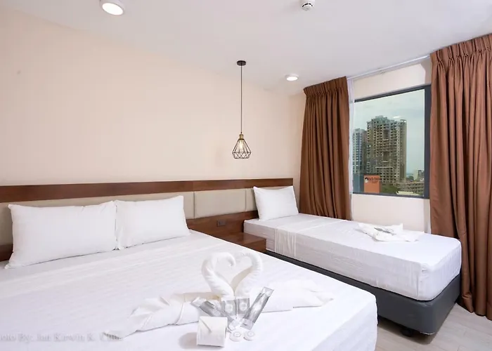 Griffin Hotel And Suites