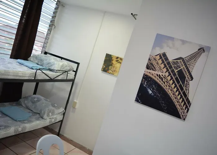 Barakada Budget Room