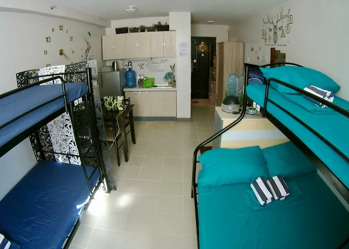 Travellers Lounge Mixed Shared Dorm
