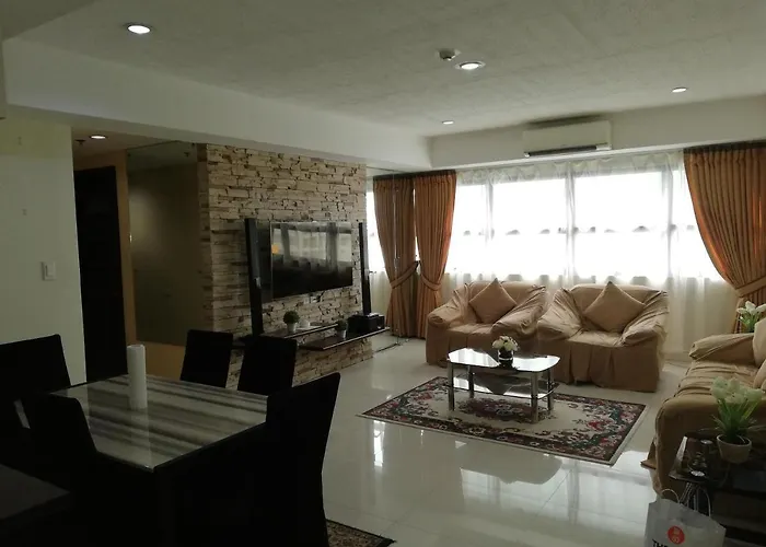 Ecj 3 Bedroom Suite @ Avalon Condominium