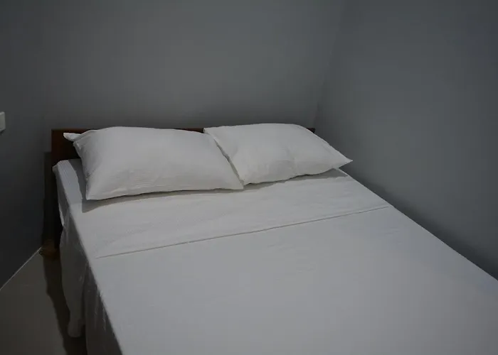 Studio Room For 2 - Casals Village, Mabolo, Cebu