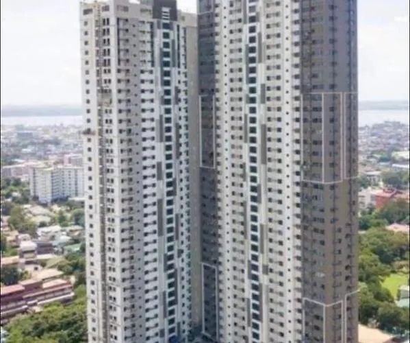 The Golden 2br Condo Suite at Horizons 101 Tower 2