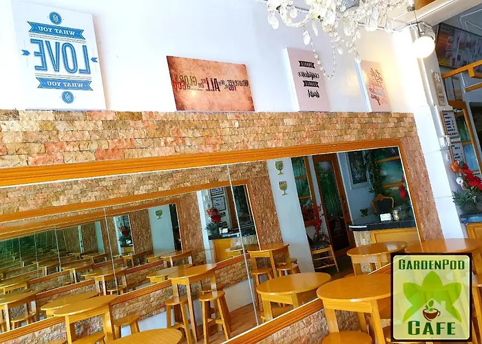Gardenpod Hostel + Cafe